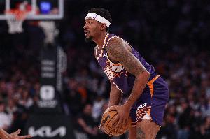 👀队记：我开始听到流言 可能有1-2支球队愿意交易得到比尔