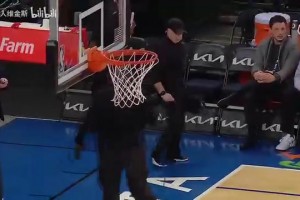 艾顿经典的端尿盆投logo shot！已经期待下赛季湖人的比赛了！