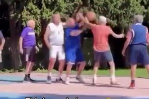 吧友们几十年后也是这么打球的吧？