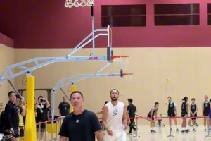 库里中国行期间训练，这三分近距离看真的太夸张了！