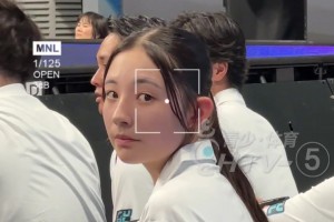 AUBL赛场，20岁的日本体育大学篮球社经理Mia又美又飒😍