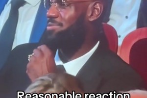 霍华德演讲中途突然爆发尖叫 没想到是因为镜头给了詹姆斯😂