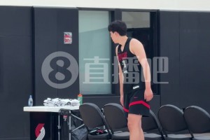 主攻投射啊！杨瀚森今日训练，大量练习底角、弧顶三分🎯